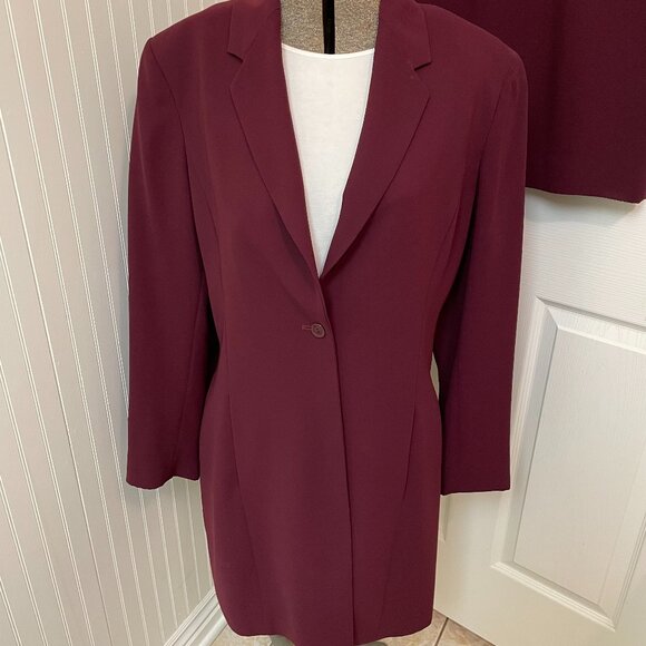 JONES WEAR SIZE 12 DARK BERRY SUIT WITH LINED LONG JACKET AND SKIRT - Picture 2 of 12